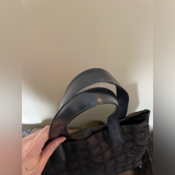 Authentic Chanel Tote 🖤 - Picture 6 of 13